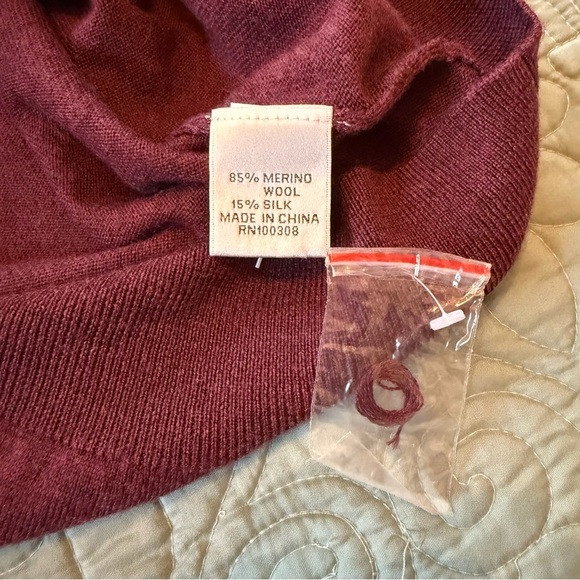 Peter Millar Crown Soft Men's Burgundy V-Neck Sweater Merino Wool/Silk Blend EUC - Picture 7 of 7